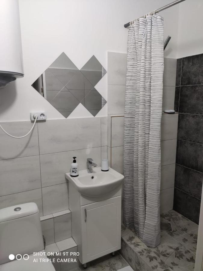 Studio In The Center Appartamento Chişinău Esterno foto