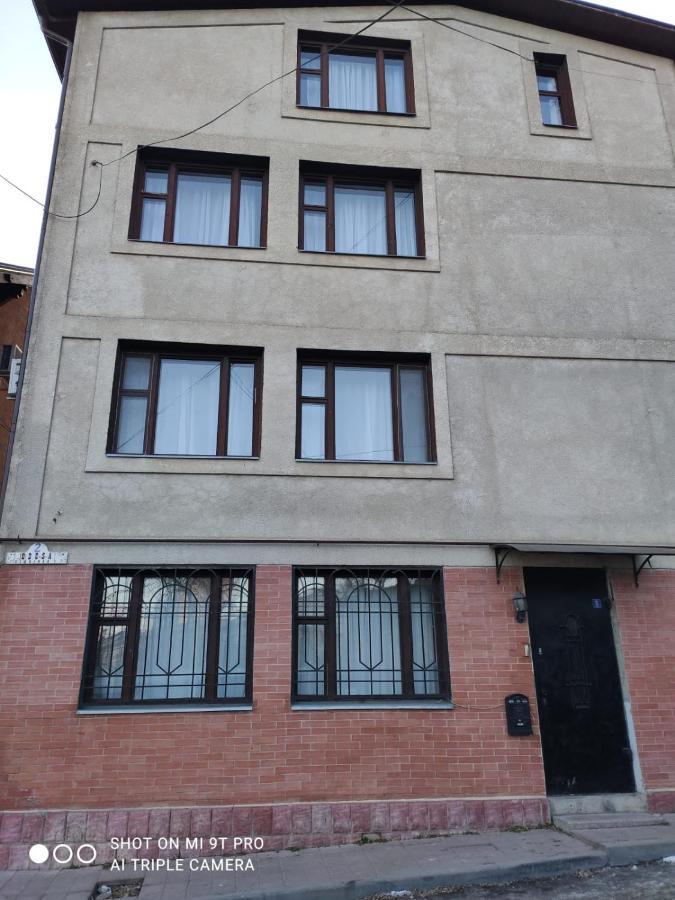 Studio In The Center Appartamento Chişinău Esterno foto